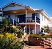 Lovering's Beach Houses - The Whitehouse Emu Bay - Coogee Beach Accommodation