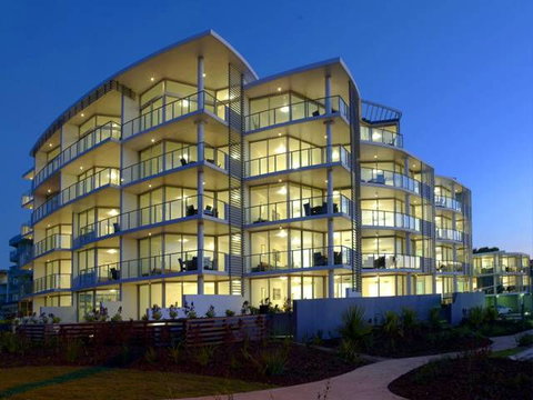 Manta Bargara - Coogee Beach Accommodation 1