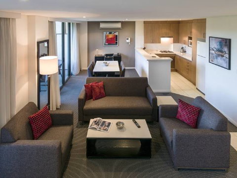 Meriton Serviced Apartments Parramatta - Coogee Beach Accommodation 1