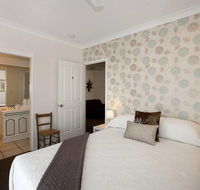 Mt Coolum Retreat 'A Bed  Breakfast' - Coogee Beach Accommodation