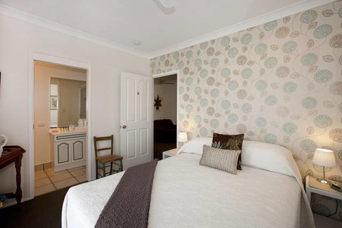 Mt Coolum Retreat 'A Bed & Breakfast' - Coogee Beach Accommodation 0
