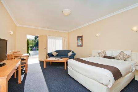 Nagambie Waterfront Motel - Coogee Beach Accommodation 0