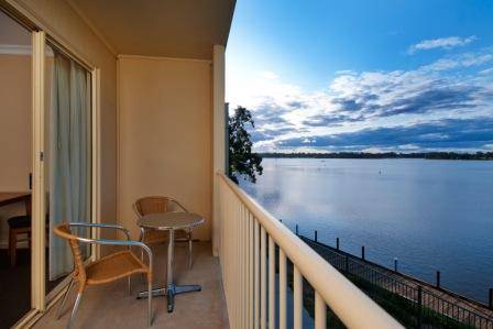 Nagambie Waterfront Motel - Coogee Beach Accommodation 6