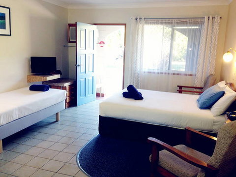 Paradise Court Holiday Units - Coogee Beach Accommodation 2