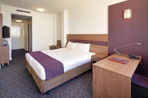 Quality Hotel Ambassador Perth - Coogee Beach Accommodation 3