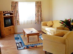 Poinciana Cottages - Coogee Beach Accommodation 2