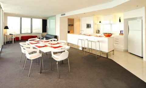 Q1 Resort & Spa - Coogee Beach Accommodation 3