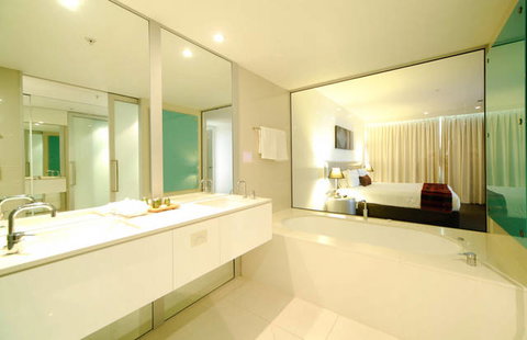 Q1 Resort & Spa - Coogee Beach Accommodation 4