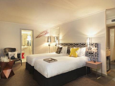 QT Canberra - Coogee Beach Accommodation 6