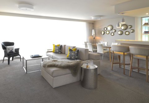 QT Canberra - Coogee Beach Accommodation 7