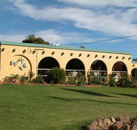 Tarcutta Halfway Motor Inn/Horse Hotel - Coogee Beach Accommodation