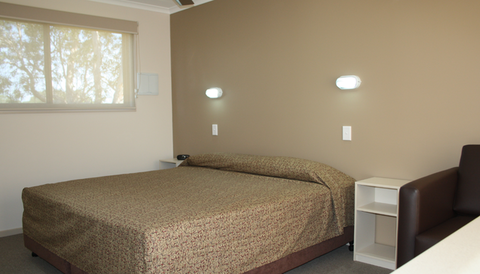 The Bowlo Holiday Cabins - Coogee Beach Accommodation 2