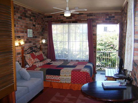 The Coachman Motor Inn - Coogee Beach Accommodation 2