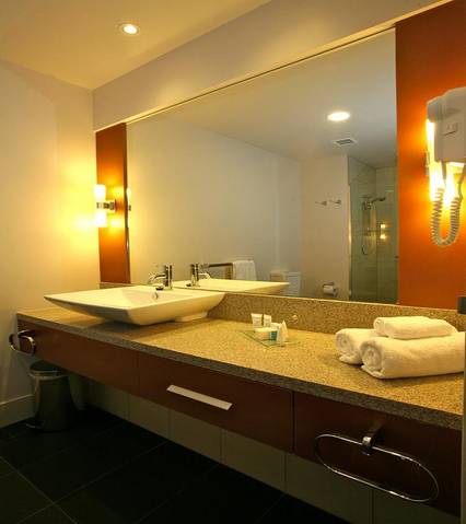 The Colmslie Hotel Suites & Conference Centre - Coogee Beach Accommodation 1