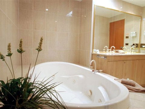 Hermitage Campbelltown - Coogee Beach Accommodation 2