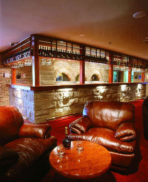 Hermitage Campbelltown - Coogee Beach Accommodation 4