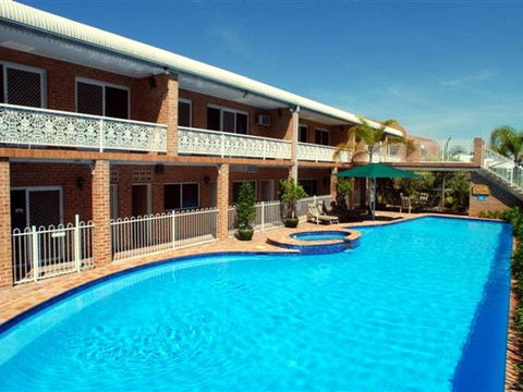 Hermitage Campbelltown - Coogee Beach Accommodation 5