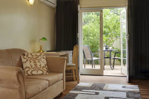 The Peninsula - Riverside Serviced Apartments - Coogee Beach Accommodation 3