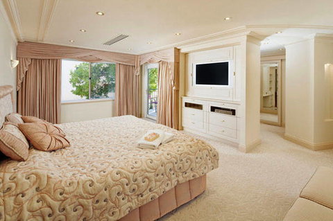 The Peninsula - Riverside Serviced Apartments - Coogee Beach Accommodation 9