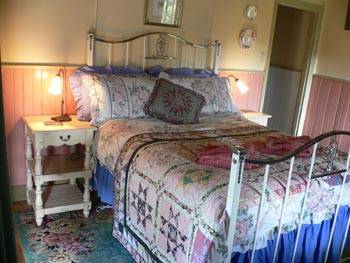 The Witches Garden - Cottage On The Creek - Coogee Beach Accommodation 0