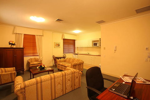 ULTIQA Rothbury Hotel - Coogee Beach Accommodation 2