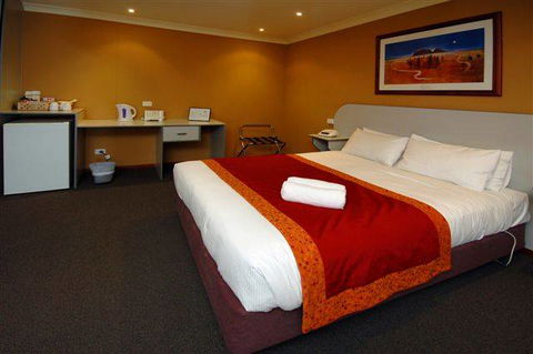 Victoria Hotel - Coogee Beach Accommodation 2