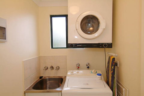 Waterfront Terraces - Coogee Beach Accommodation 9
