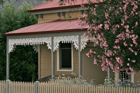 Williamstown Cottages & Apartments - Coogee Beach Accommodation 1