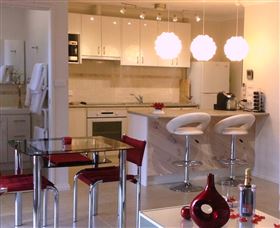Mumbles - Coogee Beach Accommodation 1