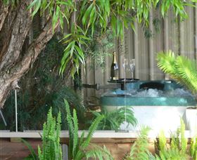 Mumbles - Coogee Beach Accommodation 2