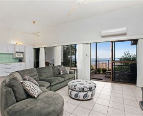 Beach View Holiday Villa - Coogee Beach Accommodation 3