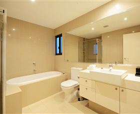 Darwin City Harbour Views - Coogee Beach Accommodation 6