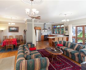 Blue Mountains Home - Coogee Beach Accommodation 1