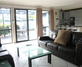 Bluebells Cottage - Coogee Beach Accommodation 1