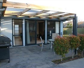 Bluebells Cottage - Coogee Beach Accommodation 3