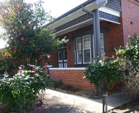 Primrose Cottage - Coogee Beach Accommodation 0