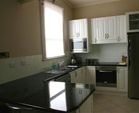 Primrose Cottage - Coogee Beach Accommodation 5