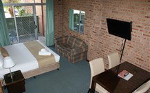 Aspire Alpine Gables And Brumby Bar - Jindabyne - Coogee Beach Accommodation 3