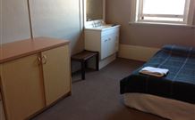Royal Hotel Yass - Yass - Coogee Beach Accommodation 0