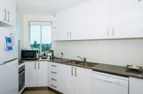 The Emerald Surfers Paradise - Coogee Beach Accommodation 4