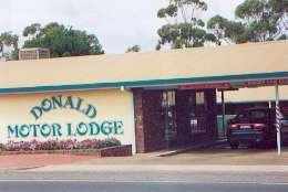 DONALD MOTOR LODGE - Coogee Beach Accommodation 0