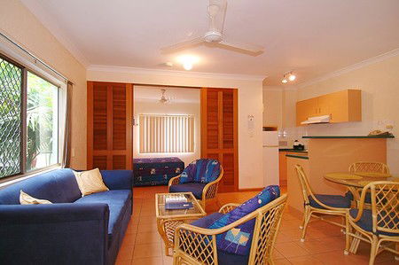 Royal Palm Villas - Coogee Beach Accommodation 0