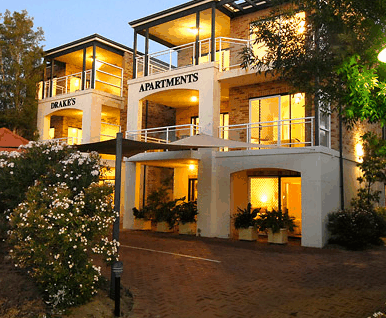Drakes Apartments With Cars - Coogee Beach Accommodation 3