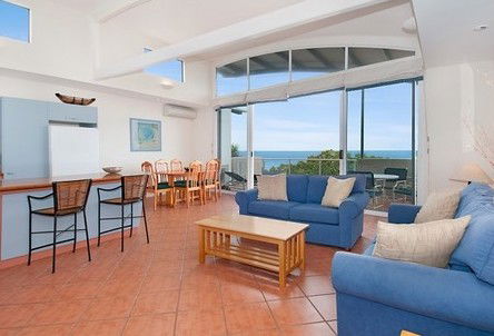Aqua Promenade Beachfront Apartments - Coogee Beach Accommodation 2