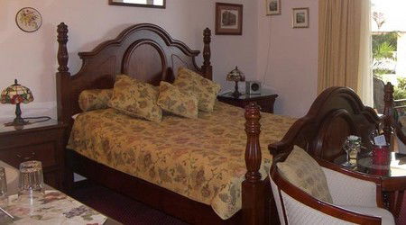 Muscatels - Coogee Beach Accommodation 0