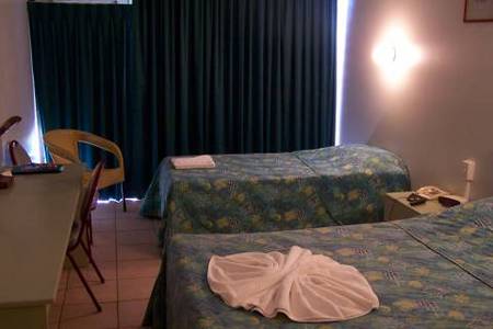 Cambridge Hotel Motel - Coogee Beach Accommodation 1
