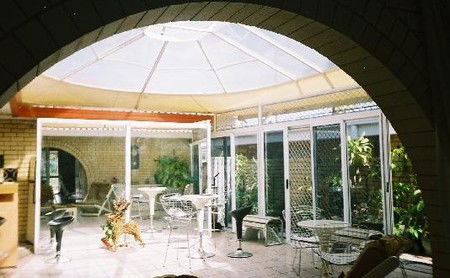 Capri Lodge - Coogee Beach Accommodation 0