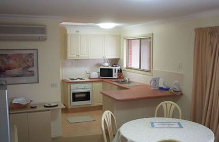 Charlotte Apartments - Coogee Beach Accommodation 0