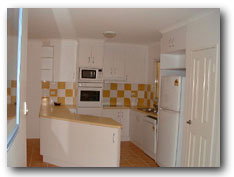 Beach Court Holiday Villas - Coogee Beach Accommodation 5