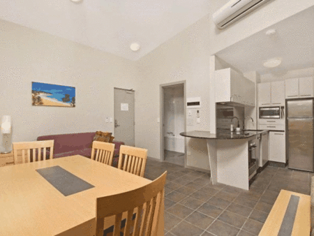 Lennox Point Holiday Apartments - Coogee Beach Accommodation 3